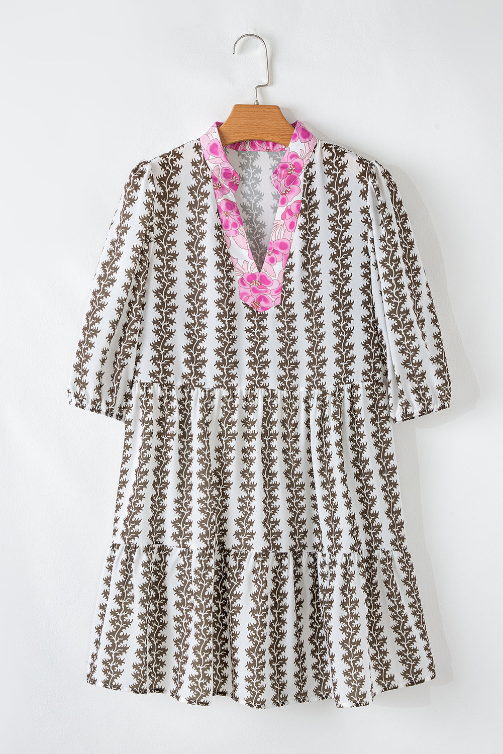 Floral Contrast V-Neck 3/4 Sleeve Dress
