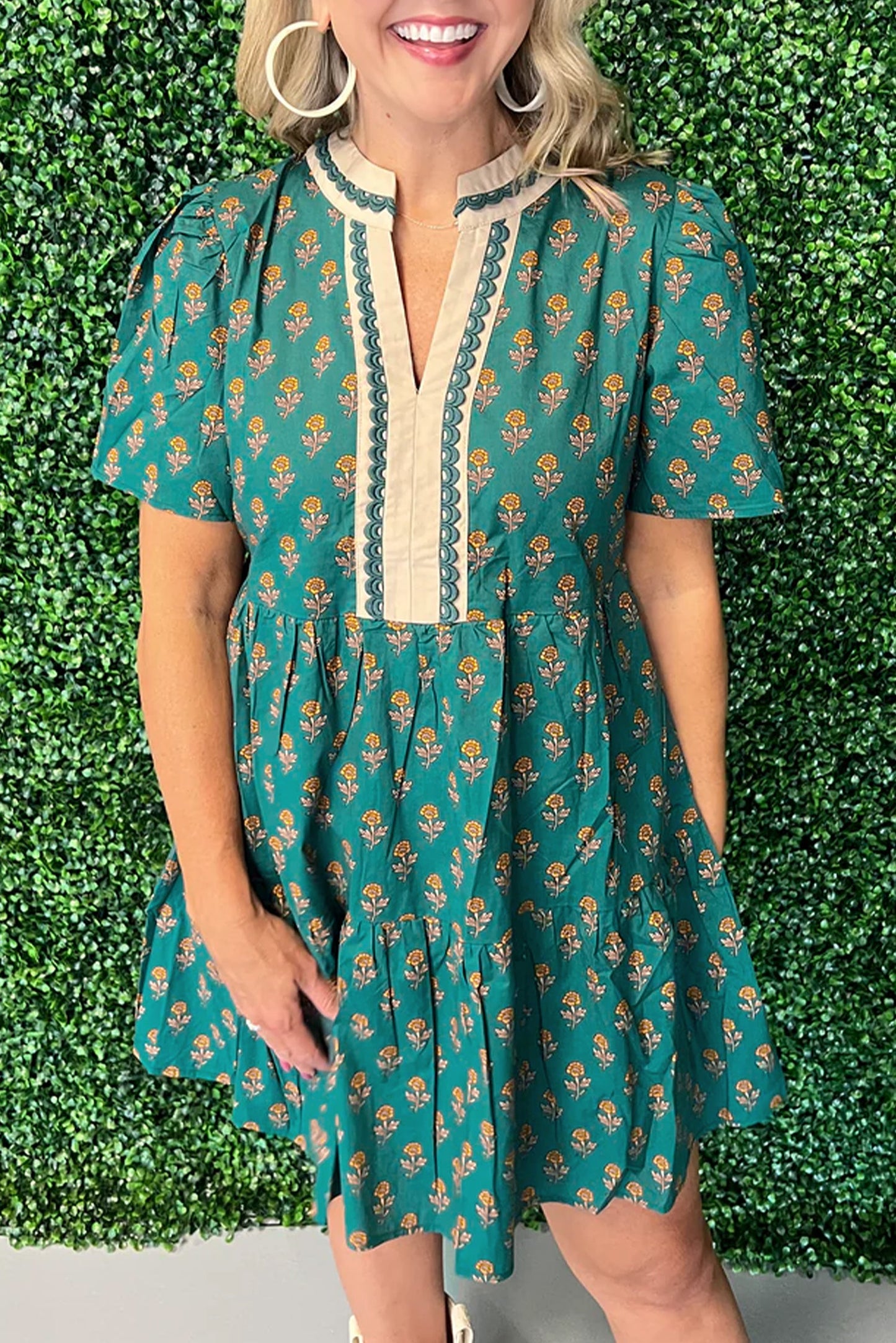 Floral Contrast Trim V-Neck Short Sleeve Dress