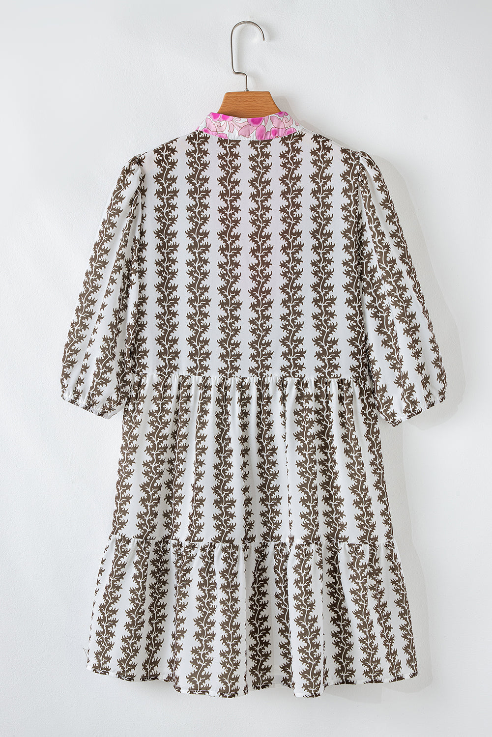 Floral Contrast V-Neck 3/4 Sleeve Dress