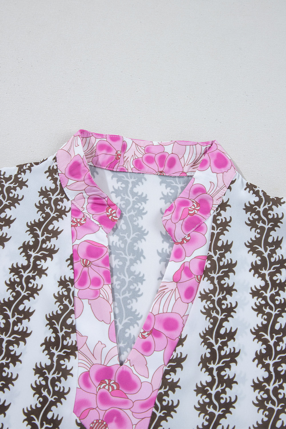 Floral Contrast V-Neck 3/4 Sleeve Dress
