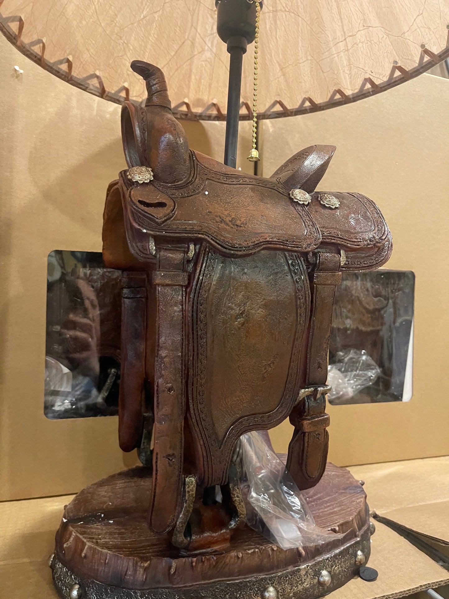 RA1405 Saddle Lamp