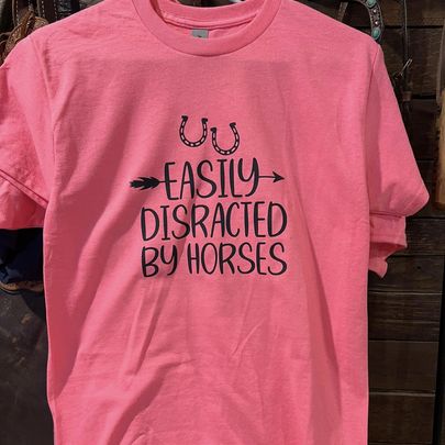 Easily distracted By Horses Gildan T-shirt